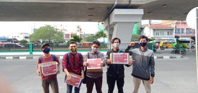 PEMBAGIAN MASKER UNTUK MASYARAKAT DALAM MELAWAN CORONA  COVID - 19   LDK IRMASTRI  